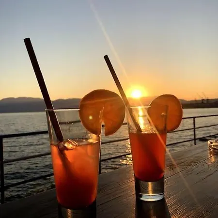 Sunset Apartment *